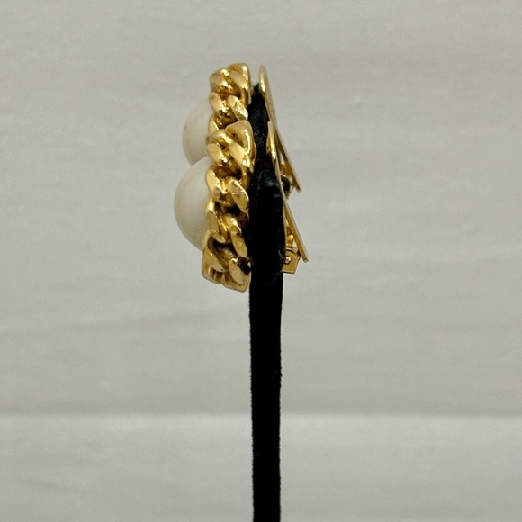 Christian Dior Signed Gold Tone Faux Iridescent Pearl Clip on Earrings - Picture 3 of 10